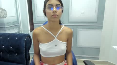 Snapshot of isa_little4u chatting on December 2024 12:30:02 AM online show from December 2024 12:30:02 AM