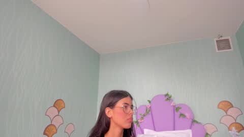 Snapshot of isa_little4u chatting on January 2025 06:12:02 PM online show from January 2025 06:12:02 PM