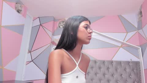 Snapshot of isa_little4u chatting on February 2025 11:34:01 PM online show from February 2025 11:34:01 PM