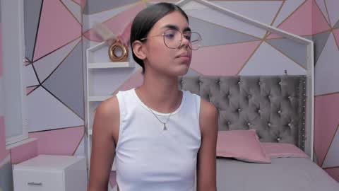 Snapshot of isa_little4u chatting on February 2025 07:21:01 PM online show from February 2025 07:21:01 PM