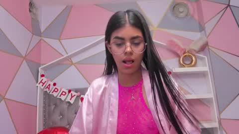 Snapshot of isa_little4u chatting on February 2025 10:25:01 PM online show from February 2025 10:25:01 PM