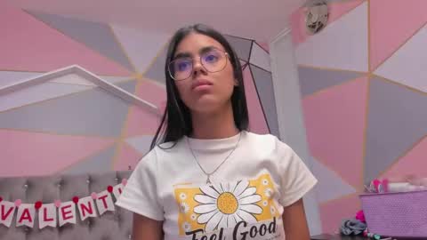 Snapshot of isa_little4u chatting on February 2025 01:31:02 AM online show from February 2025 01:31:02 AM