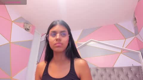 Snapshot of isa_little4u chatting on February 2025 10:26:02 PM online show from February 2025 10:26:02 PM