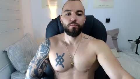 Snapshot of isaac_carter chatting on September 2025 11:10:02 AM Isaac carter online show from September 2025 11:10:02 AM