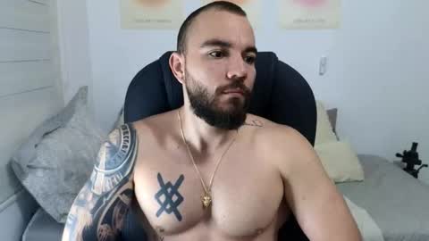 Snapshot of isaac_carter chatting on October 2025 11:08:02 AM Isaac carter online show from October 2025 11:08:02 AM