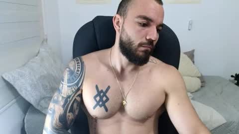 Snapshot of isaac_carter chatting on October 2025 11:08:02 AM Isaac carter online show from October 2025 11:08:02 AM