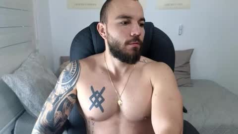 Snapshot of isaac_carter chatting on October 2025 11:08:02 AM Isaac carter online show from October 2025 11:08:02 AM