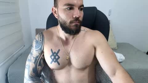 Snapshot of isaac_carter chatting on October 2025 11:09:01 AM Isaac carter online show from October 2025 11:09:01 AM