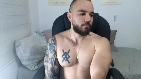 Snapshot of isaac_carter chatting on October 2025 11:00:02 AM Isaac carter online show from October 2025 11:00:02 AM