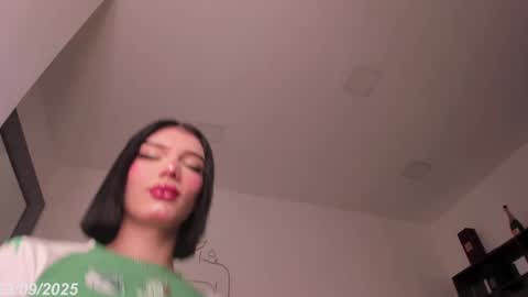 Isabel online show from September 2025 01:25:02 PM