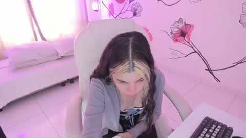 isabela_fiorelli online show from September 2025 01:45:02 PM