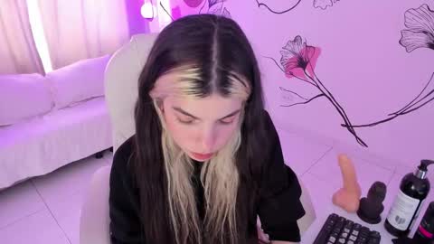 isabela_fiorelli online show from October 2025 07:58:02 PM