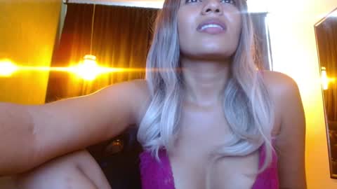 Isabela online show from December 2024 03:53:02 PM