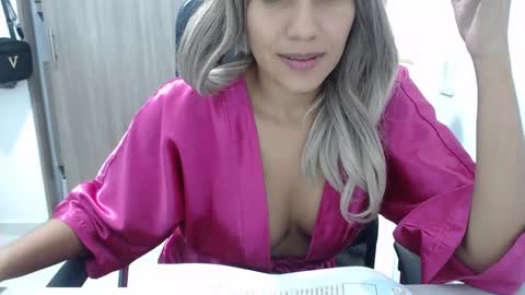 Isabela online show from February 2025 05:58:02 PM