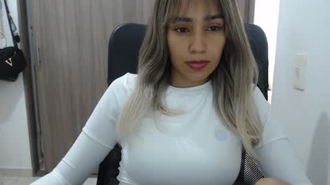 Isabela online show from February 2025 03:37:02 PM