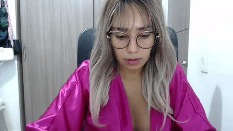 Isabela online show from September 2025 03:52:02 AM