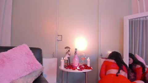 Isabela Angell  online show from February 2025 12:59:01 AM