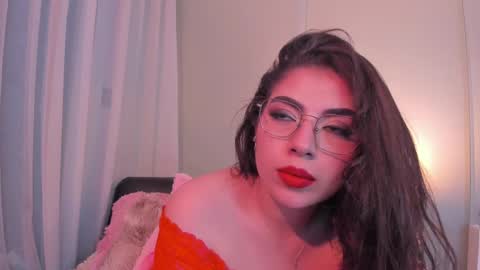 Isabela Angell  online show from February 2025 04:47:01 AM
