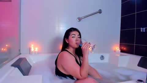 Isabela Angell  online show from March 2025 10:42:01 PM