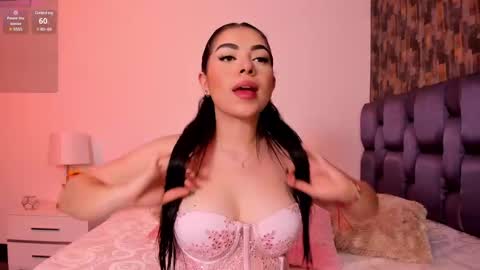 Isabela Angell  online show from March 2025 04:32:02 PM