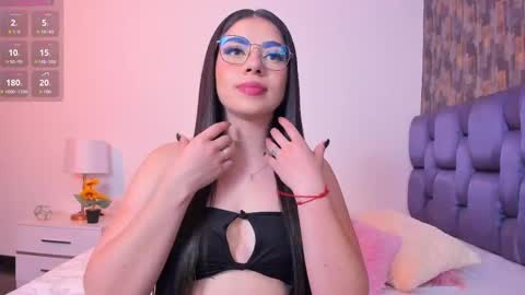 Isabela Angell  online show from March 2025 11:22:01 PM