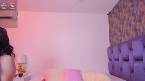 Isabela Angell  online show from March 2025 12:44:01 AM