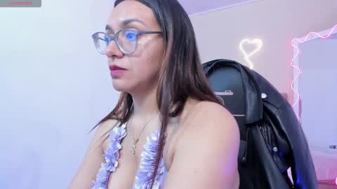 Snapshot of isabelalux_tay chatting on December 2025 02:54:01 PM isabelalux_tay online show from December 2025 02:54:01 PM