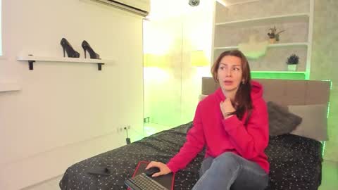 IsabelKiss online show from October 2025 06:25:01 AM