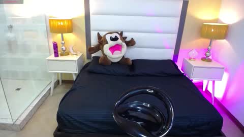 Snapshot of isabella_cherry_ chatting on October 2025 03:38:02 AM Isa Online 11pm to 5am Colombia time online show from October 2025 03:38:02 AM