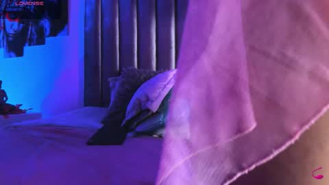 Snapshot of isabella_flowerss chatting on October 2025 02:24:01 AM online show from October 2025 02:24:01 AM