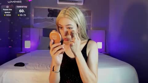 Snapshot of isabella_glam chatting on October 2025 07:11:02 PM Isabella online show from October 2025 07:11:02 PM