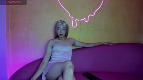 Snapshot of isabella_glam chatting on October 2025 07:01:02 PM Isabella online show from October 2025 07:01:02 PM