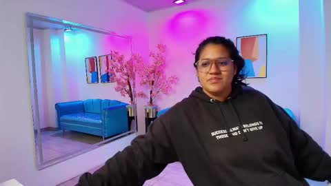 Isabella online show from September 2025 03:39:02 AM
