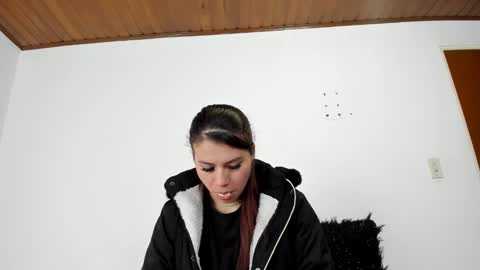Snapshot of isabella_jaramillo chatting on October 2025 12:19:01 PM isabella_jaramillo online show from October 2025 12:19:01 PM
