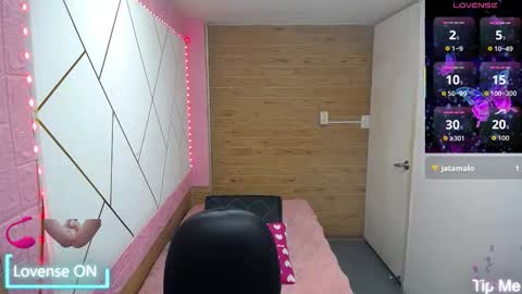 isabella_roseee online show from October 2025 08:32:01 PM