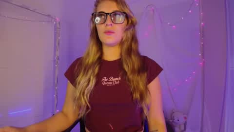 Isabella Rros online show from October 2025 01:15:02 PM