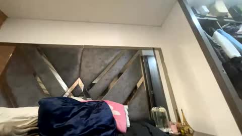 Snapshot of isabellakoffs chatting on October 2025 05:37:01 AM Isabella.. back again online show from October 2025 05:37:01 AM