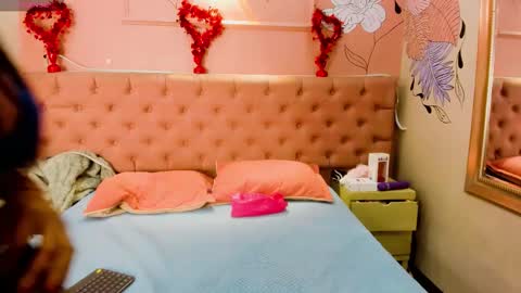 IsabellaLuxe online show from September 2025 01:01:01 PM