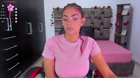 Hi mi name is Isabel  online show from December 2024 08:51:02 PM