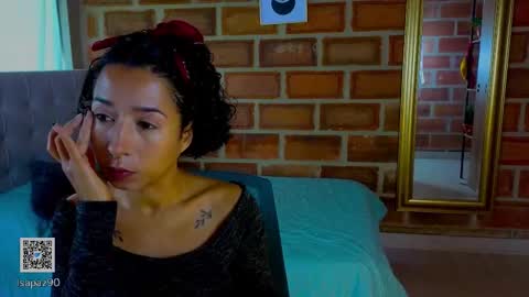 Isabela Paz online show from November 2025 02:08:01 PM