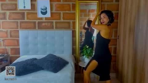 Isabela Paz online show from November 2025 02:50:01 PM