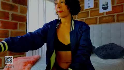 Isabela Paz online show from November 2025 03:00:02 PM