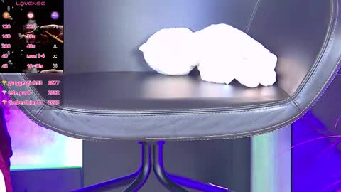 Snapshot of isis_queen_xxx chatting on October 2025 01:55:02 PM Isis online show from October 2025 01:55:02 PM