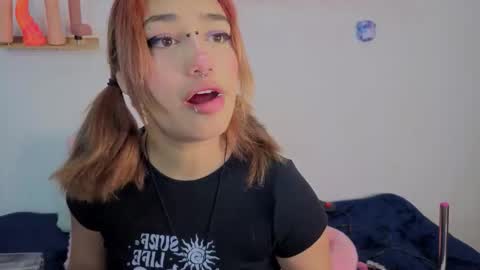 Snapshot of isisjones18 chatting on October 2025 09:22:01 AM Isisjones18 online show from October 2025 09:22:01 AM