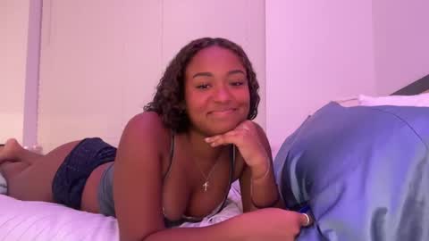 islabennettt online show from September 2025 02:27:02 AM
