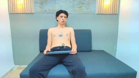 Snapshot of israel_gray chatting on October 2025 09:33:01 PM Israel online show from October 2025 09:33:01 PM