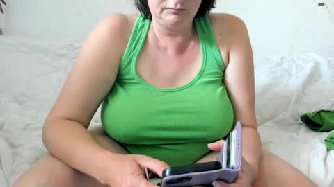 Snapshot of israelymilf chatting on March 2025 12:28:01 PM Marta online show from March 2025 12:28:01 PM