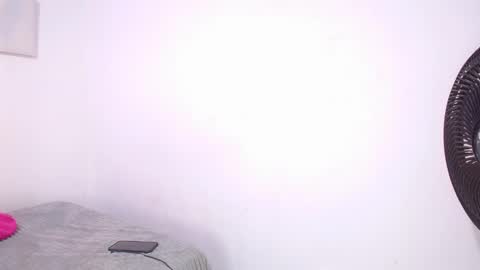 issa_kitty online show from February 2025 05:07:02 PM