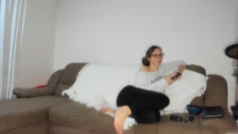 Issabelle online show from December 2024 10:39:02 AM