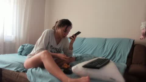 Issabelle online show from December 2024 07:40:01 AM